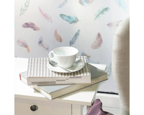 Dekorfolie mit Federmuster im Wohnraum