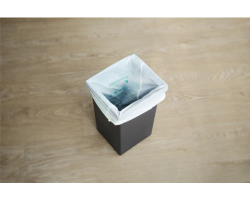 Quadratischer Abfalleimer mit Müllbeutel