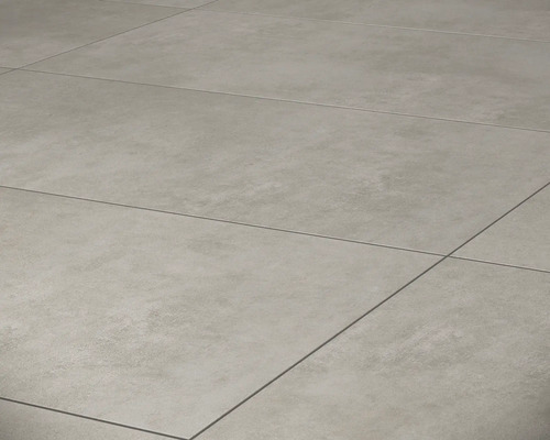 Verlegte Bodenfliesen mit Fugen
