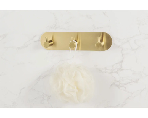 Wandgarderobe mit drei Haken und Badeschwamm