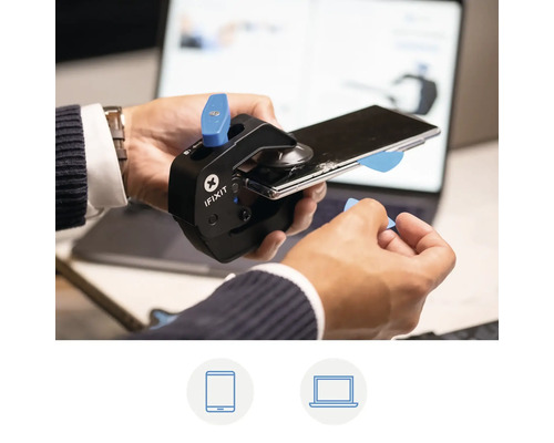 Ein Mann repariert mit einem Werkzeug und einem Plektrum ein elektronisches Gerät. iFixit Logo