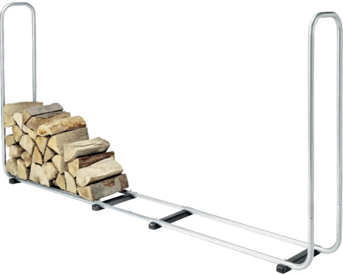 Holzlagerregal mit Holzscheiten