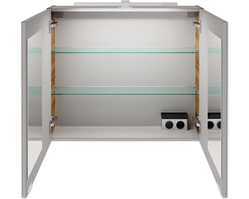 Geöffneter Spiegelschrank mit Glasböden