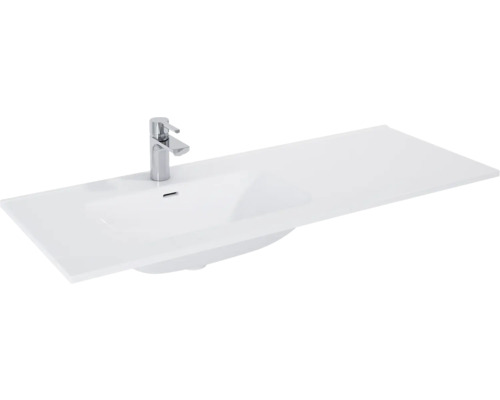 Waschtisch mit Armatur