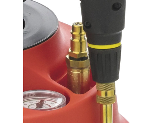 Detailansicht einer Bremsenentlüftungseinheit mit Manometer und Anschlüssen