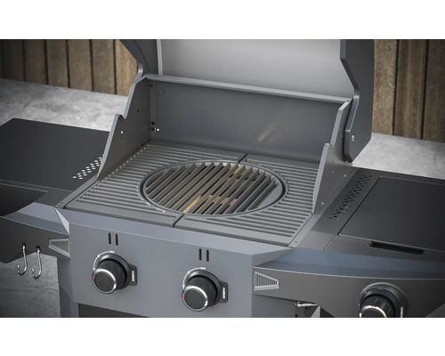 Gasgrill mit offenem Deckel und Grillrost