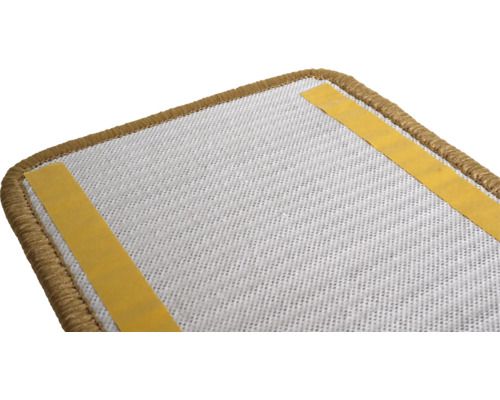 Rückseite einer Teppichstufenmatte mit Klebestreifen
