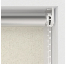 Rollo mit Kettenzug in einem Fensterrahmen