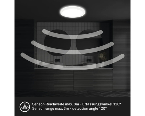 Deckenleuchte mit Bewegungssensor in einem Badezimmer mit einer Sensorreichweite von maximal 3 Metern und einem Erfassungswinkel von 120 Grad.