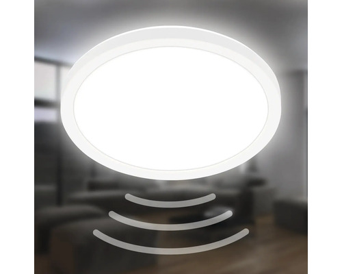 LED Deckenleuchte mit Bewegungssensor in einem Wohnraum.
