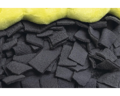 Detailansicht eines Hunde-Schnüffelteppichs mit Fleece-Quadraten