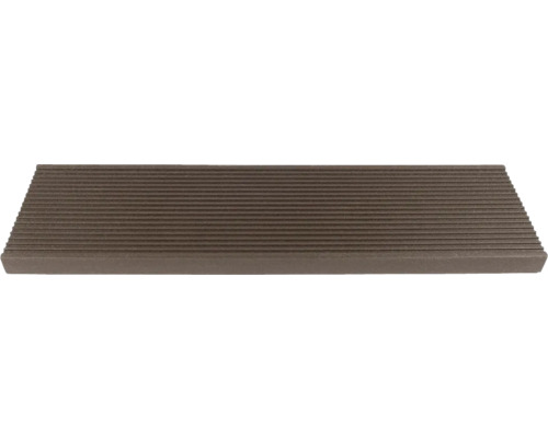 Terrassendiele aus Holz mit geriffelter Oberfläche