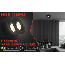 Briloner Logo. Flacher LED Aufbaustrahler und Einbaustrahler in einem Wohnzimmer.
