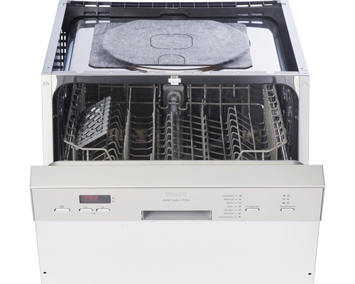 Offener Geschirrspüler mit Geschirrkörben zur Reinigung von Geschirr