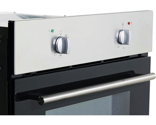 Nahaufnahme eines Einbaubackofens mit Drehknöpfen