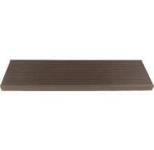 Terrassendiele aus Holz-Polymer-Verbundwerkstoff