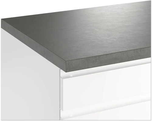 Küchenarbeitsplatte auf einem Küchenschrank