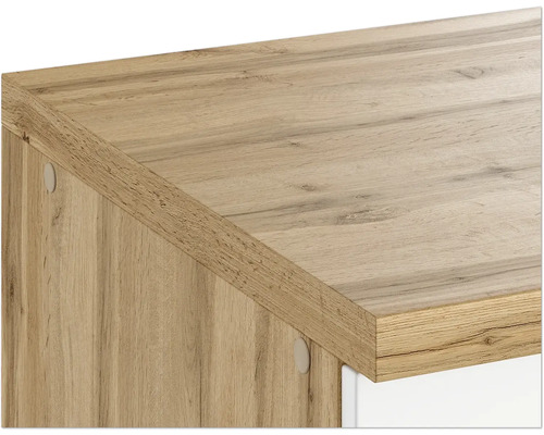 Detailansicht einer Holzkommode