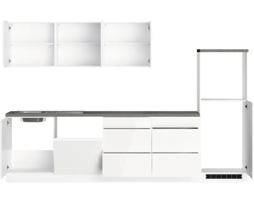 Küchenzeile mit Spüle, Schubladen und offenen Schränken