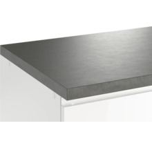 Küchenarbeitsplatte aus Betonoptik auf Unterschrank