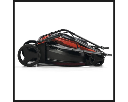 Zusammengeklappter Rasenmäher für einfache Lagerung.