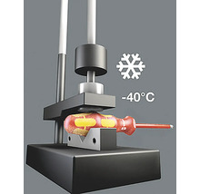 Schraubendreher im Kältetest bei minus 40 Grad
