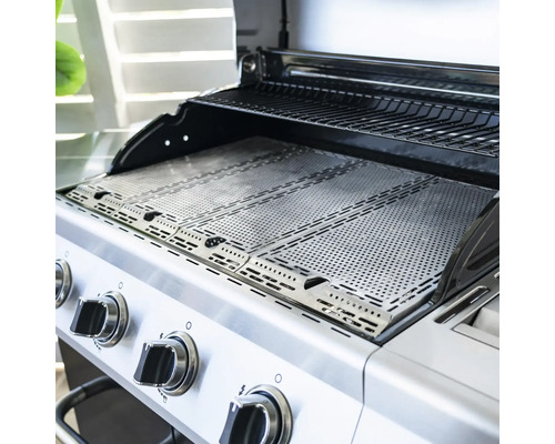 Gasgrill mit Edelstahl-Grillfläche und Bedienknöpfen