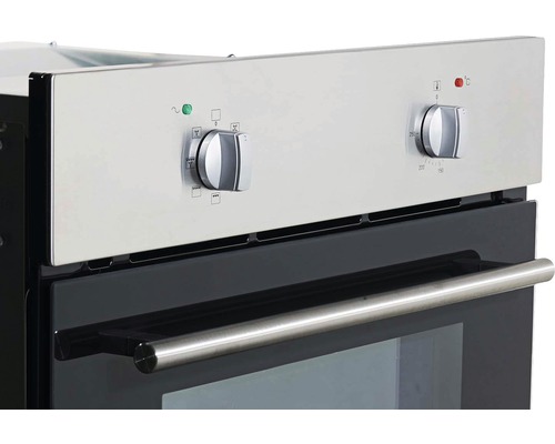 Nahaufnahme eines Einbaubackofens mit Bedienelementen