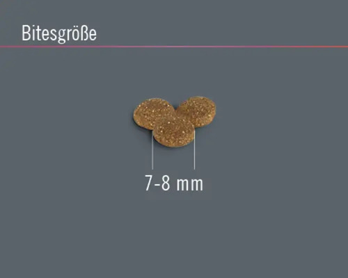 Drei Hundefutterstücke mit einer Größe von 7 bis 8 Millimetern.