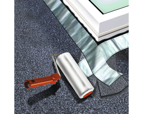 Dachfensterabdichtung mit Dichtband und Farbroller