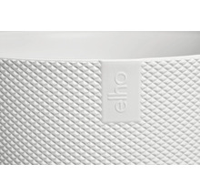 Detailansicht eines Blumentopfes mit dreidimensionalem geometrischen Muster und Elho Logo.