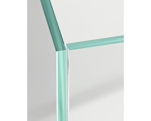 Detailansicht einer Glasplatte mit abgerundeten Kanten