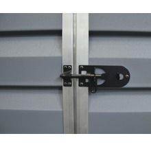 Detailansicht eines Riegels zur Verriegelung einer Tür oder eines Tores