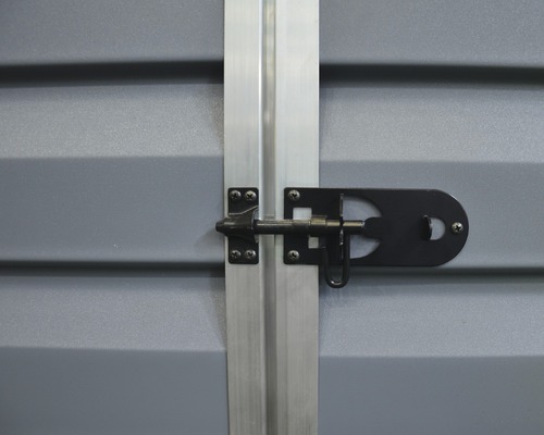 Detailansicht eines Riegels zur Verriegelung einer Tür oder eines Tores