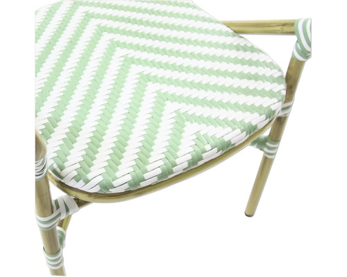 Detailansicht eines Stuhls mit geflochtener Sitzfläche