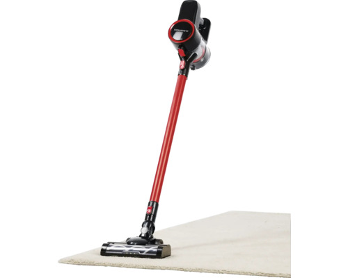 Akkusauger auf einem Teppich