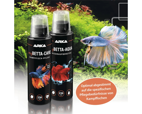 Zwei Flaschen Arka MyBetta Care und Arka Betta Aqua vor einem Aquarium mit einem Kampffisch