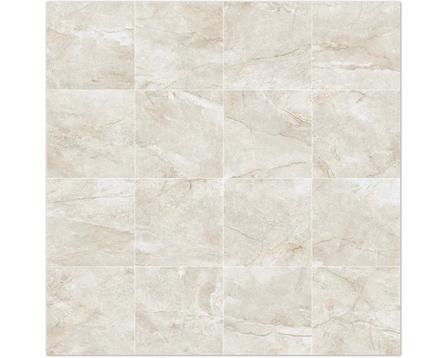 Fliesen mit Marmoroptik, verlegt