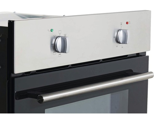 Nahaufnahme eines Küchenbackofens mit Bedienelementen