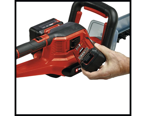 Einhell Akku-Heckenschere mit eingesetztem Akku