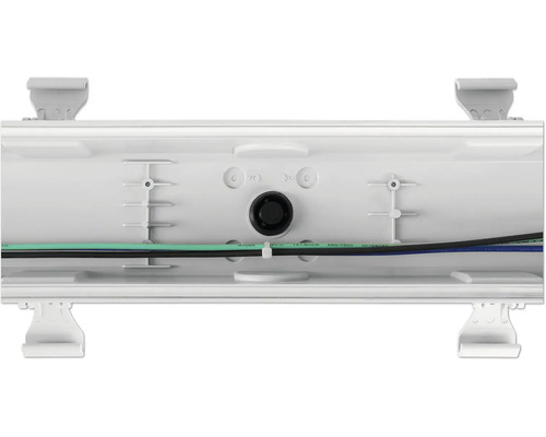 Innenansicht einer weißen Feuchtraumleuchte mit Kabeln und Befestigungsklammern