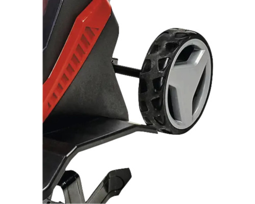 Detailansicht eines Rasenmähers mit Rad