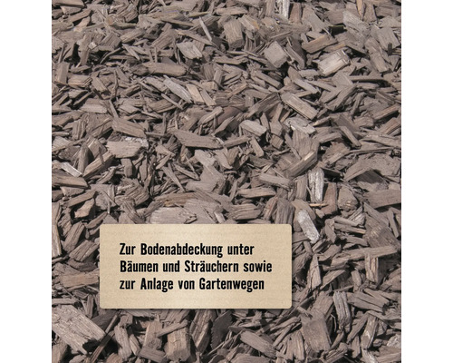 Nahaufnahme von Holzhackschnitzeln zur Bodenabdeckung und Gestaltung von Gartenwegen