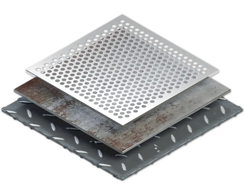 Drei verschiedene Metallplatten: Lochblech, Stahlplatte und Riffelblech