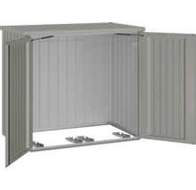 Geöffnete Gerätebox aus Metall zur Aufbewahrung im Außenbereich