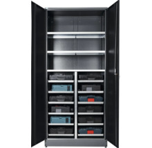 Offener Werkzeugschrank mit Regalböden und Werkzeugkoffern