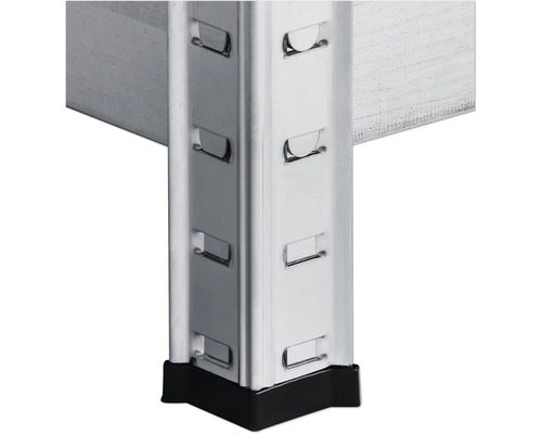 Detailaufnahme eines Metallregalpfostens mit Kunststofffuß