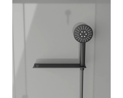 Duschsäule mit Ablage im Badezimmer