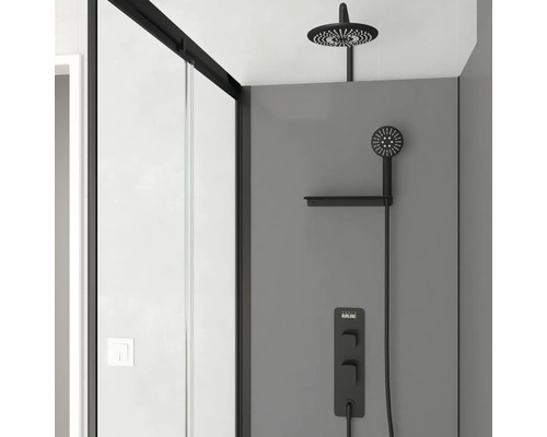 Dusche mit Kopfbrause, Handbrause und Thermostat