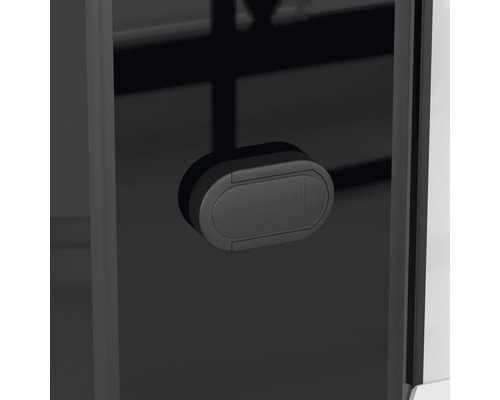 Duschkabine Detailansicht: Griff mit Pfeilsymbol